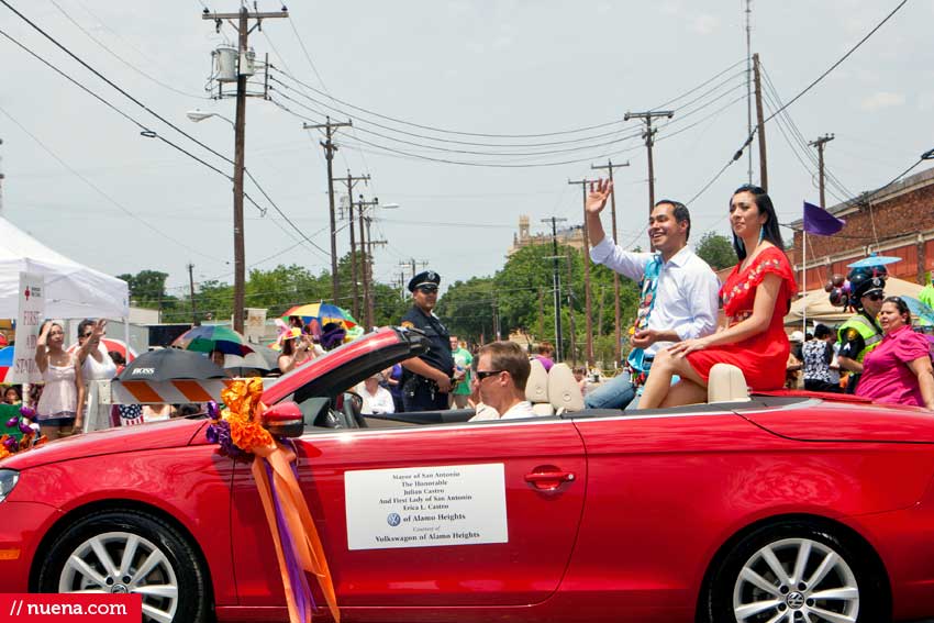 Mayor Julian Castro San Antonio - Fiesta Parade | Nuena Photography